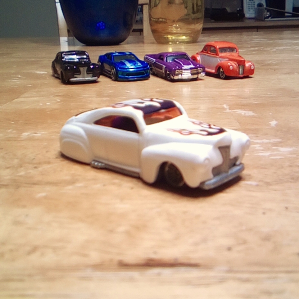 Hot wheels tail dragger